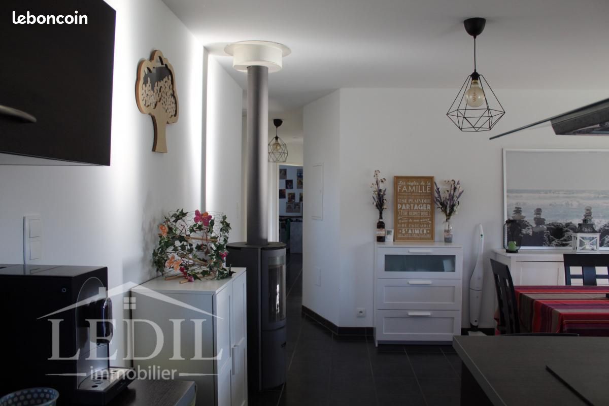 Maison 5 pièces 205 m² - Oloron-Sainte-Marie 64400 (image 2)
