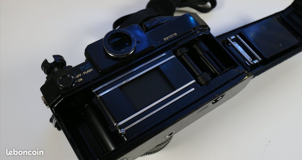 Canon F-1 / F1 SLR 35mm Film & FD 50mm f1.8 (image 3)