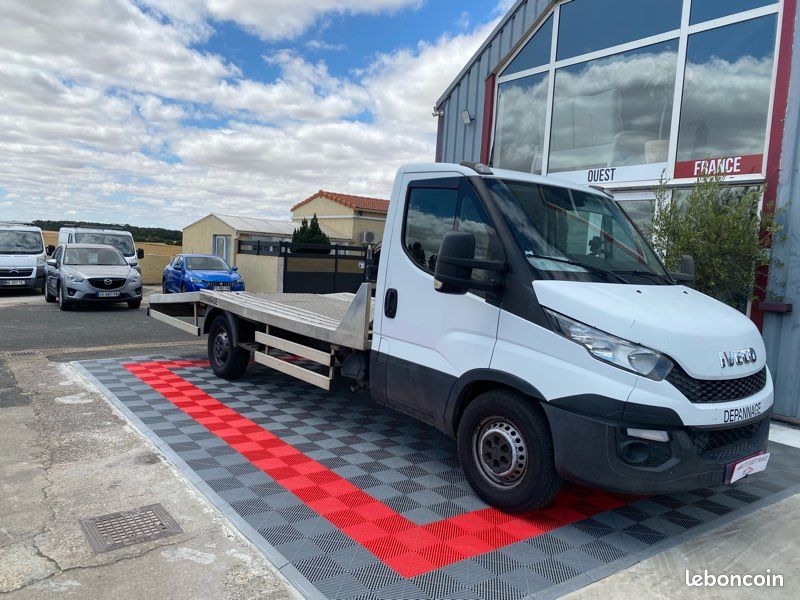 Iveco Daily plateau 2.3 hpi 150 CH RÉVISE ET GARANTIE FACILITÉ PAIEMENT 3X4X (image 1)