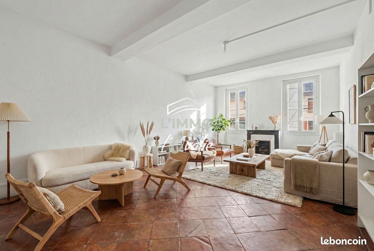 Maison 9 pièces 327 m² · à Grenade · 327 m² · 370 000 €
