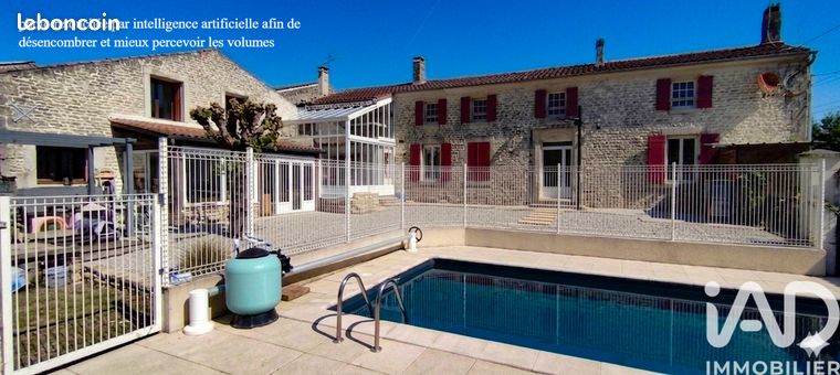 Maison 16 pièces 374 m²