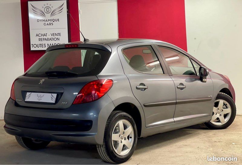 Superbe peugeot 207 1.4 vti 16v 95ch premium urban move 5 portes (image 5)