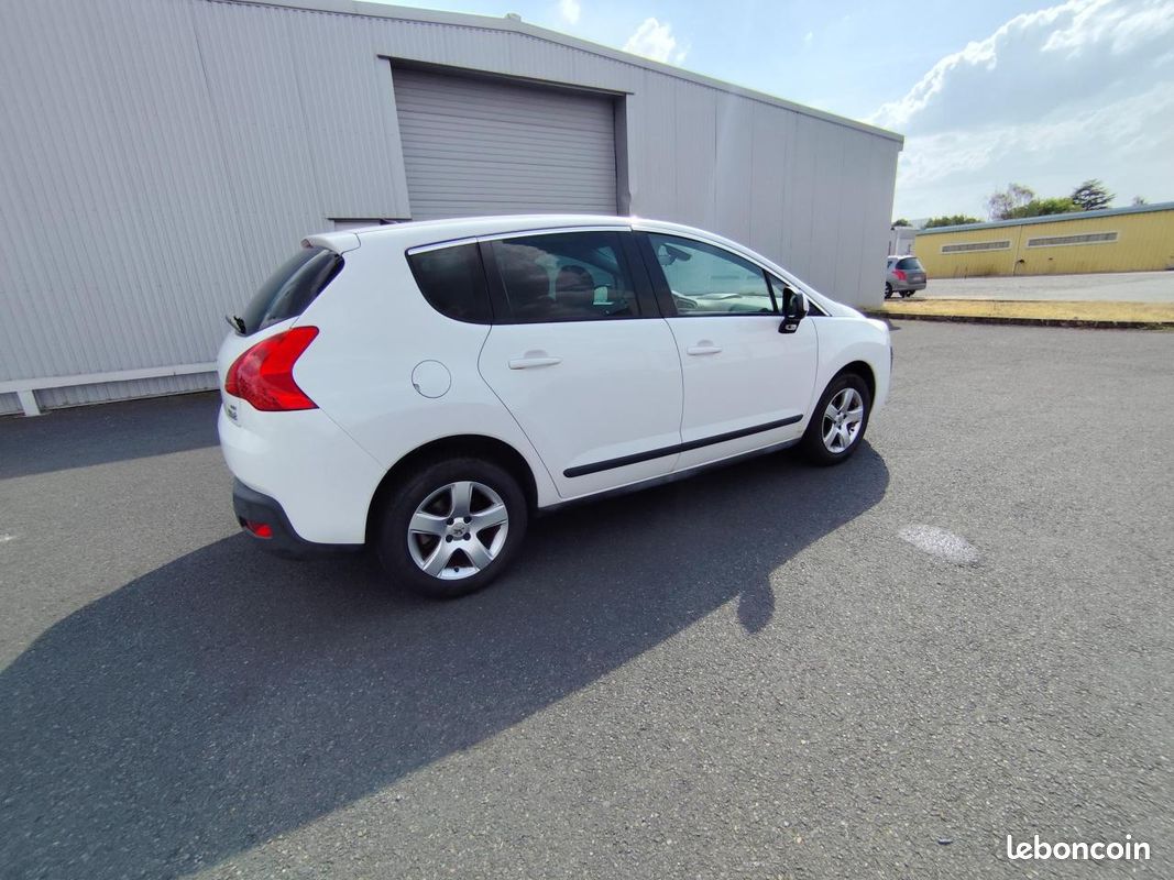 PEUGEOT 3008 1.6 e-HDi FAP - 115 - BV MP6 Business Pack PHASE 1 (image 7)