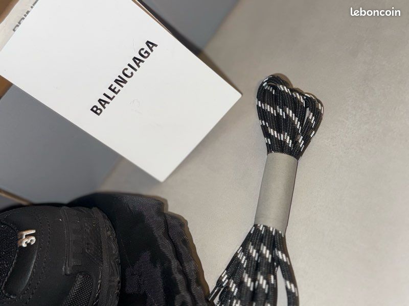 Balenciaga Triple S - Taille 37 - Édition illimitée (image 2)