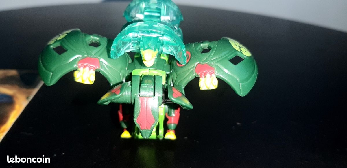 Bakugan Evolutions, Dragonoid (Rouge), Bakugan True Metal Platinum Series, 2 BakuCores et carte