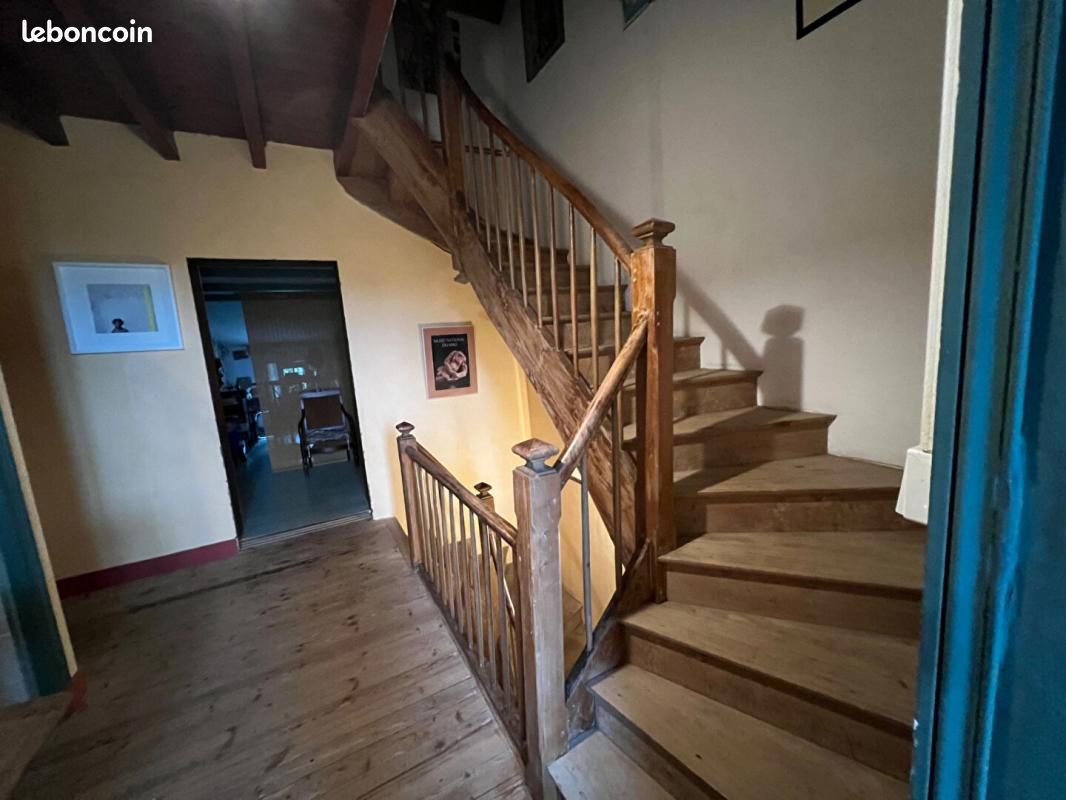 Maison 7 pièces 250 m² - Exoudun 79800 (image principale 7)