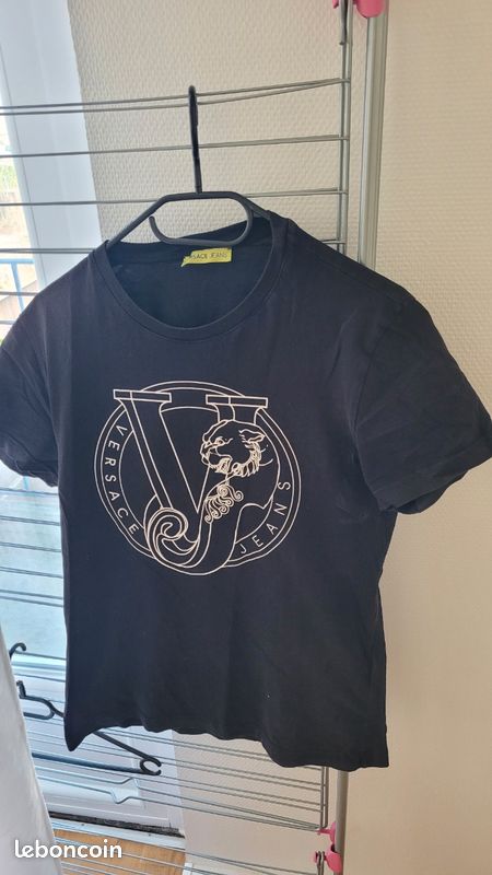 T shirt (image 1)