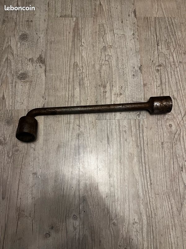 Clé à pipe facom 46 (image 1)