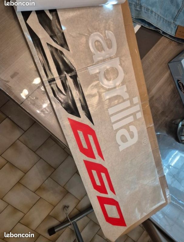 Grand autocollant stikers aprilia rs 660 (image 1)