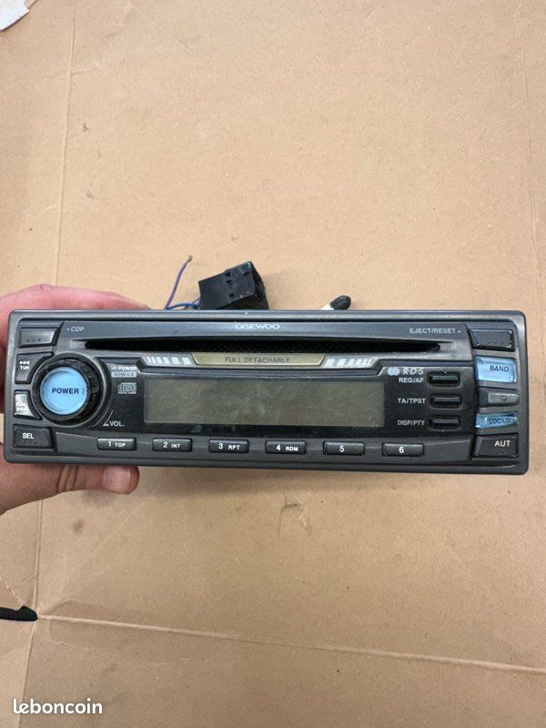 Autoradio CD Daewoo 40W x4 d’occasion (image 1)