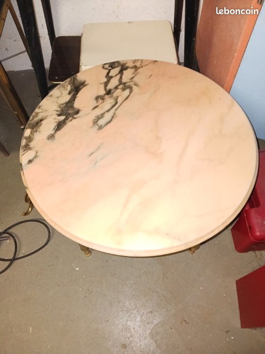 Vente d'une table basse ronde en marbre (image 1)
