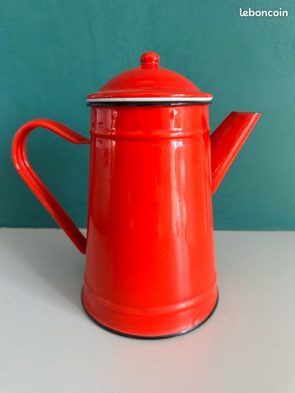 Ancienne cafetière / théière en tôle émaillée rouge – style vintage (image 3)