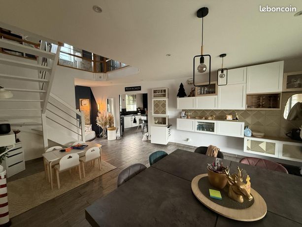 Maison 8 pièces 206 m²