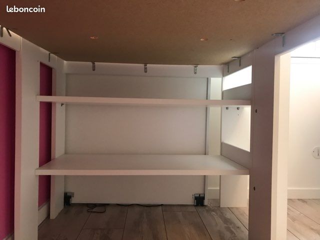 Lit mezzanine (image 2)