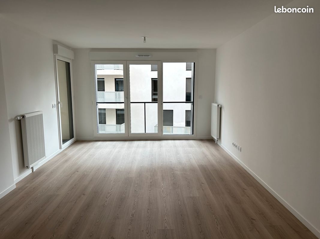 À louer - Appartement 3 pièces avec balcon et parking