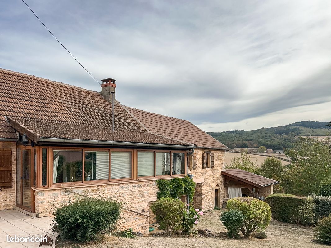 Maison 7 pièces 171 m² · à La Vineuse sur Fregande · 171 m² · 349 000 €