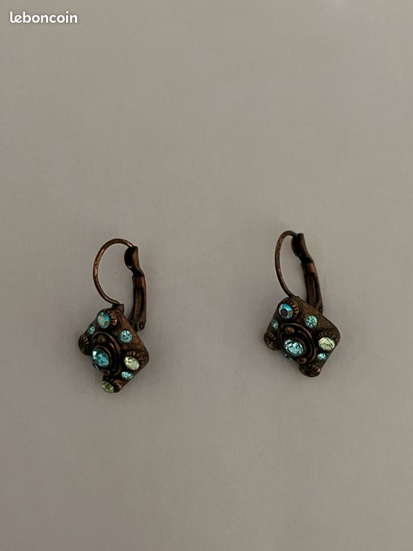 Boucles D'oreilles Rustiques En Verre Vert Et Bleu Avec Détails Cuivre - Clips Ou Pendantes