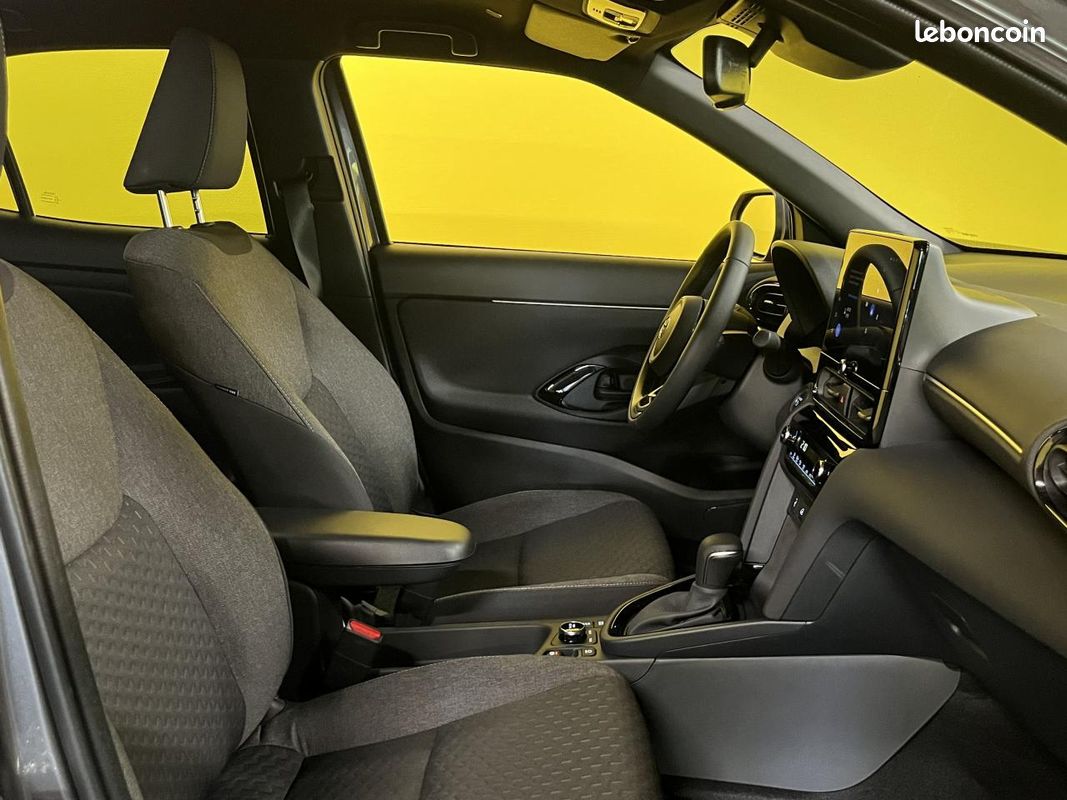 TOYOTA YARIS CROSS Hybrid 130h - BV CVT AWD-i 4X4 Design pack cargo (image 29)