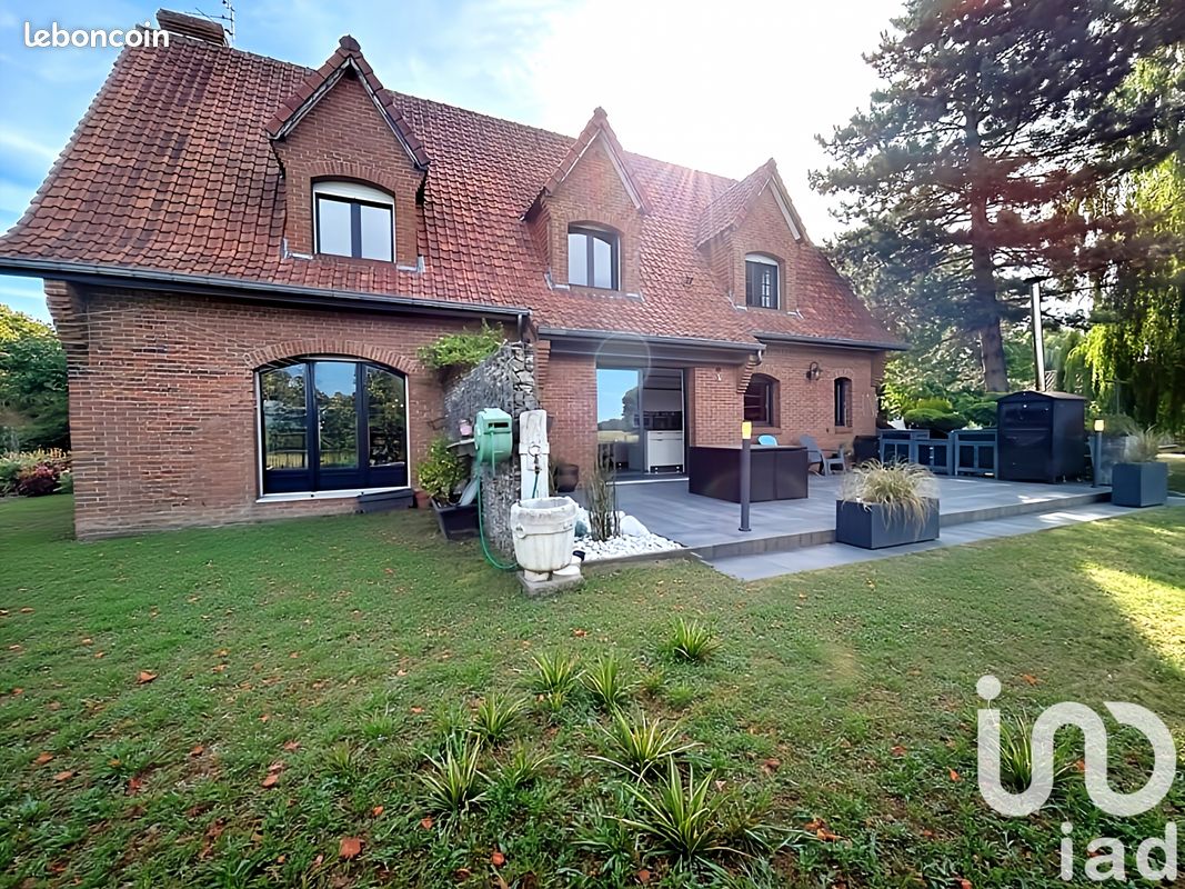 Maison 9 pièces 199 m² · à Aubry-du-Hainaut · 199 m² · 478 900 €