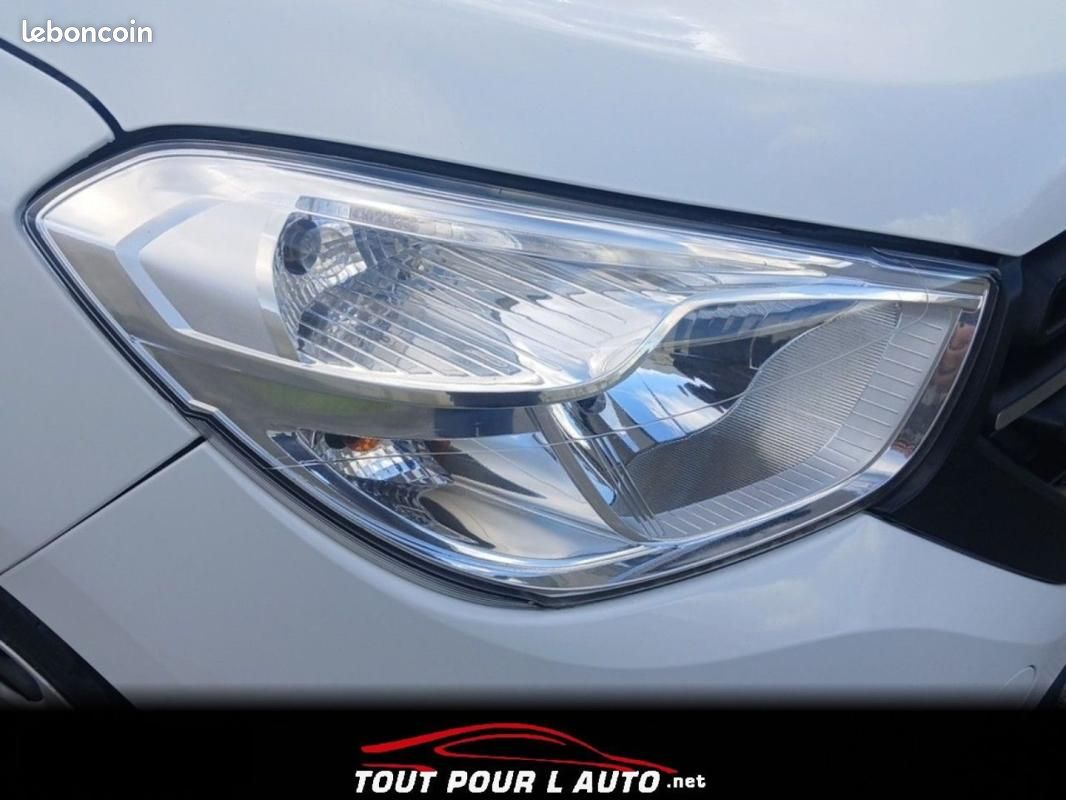 Dacia Lodgy Blue dCi 95 7 places Essentiel (image 25)