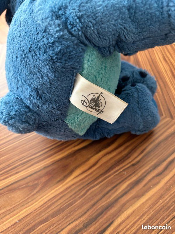 Peluche Stitch Disneyland (image 2)