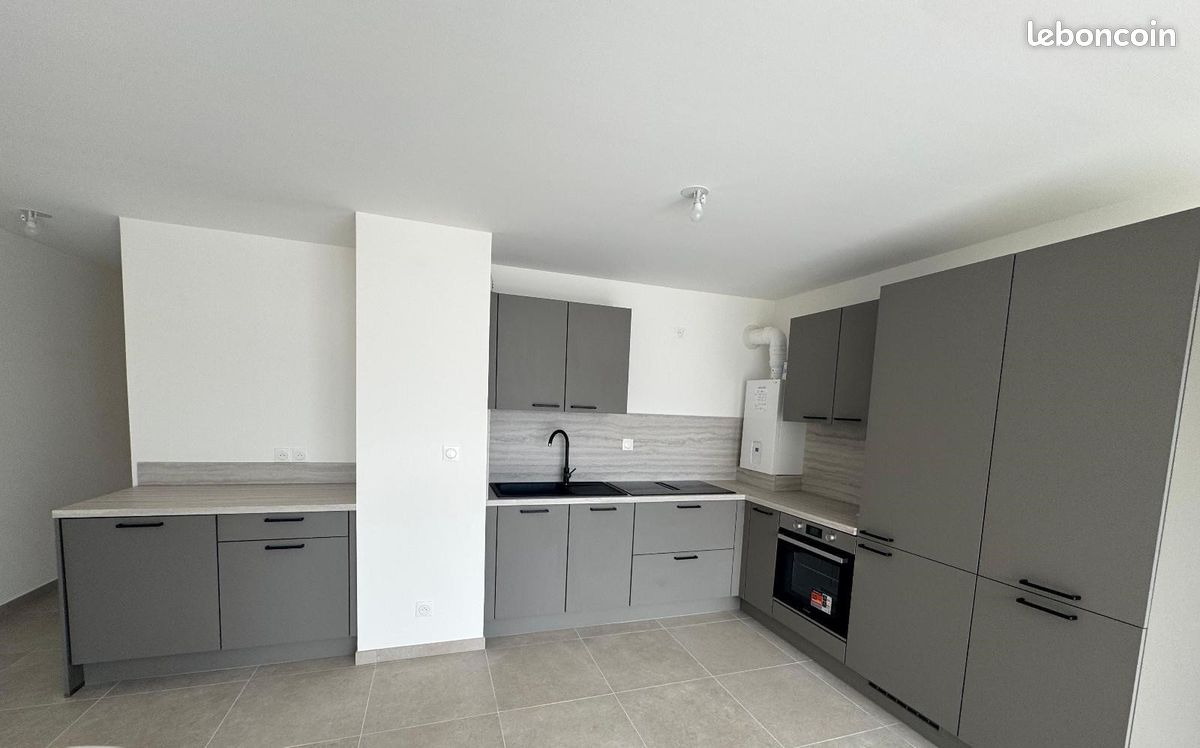 Appartement 3 pièces 71 m² · à Ferney-Voltaire · 71 m² · 935 €
