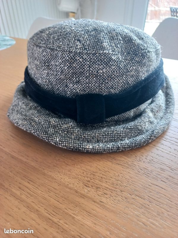 Chapeau (image 1)