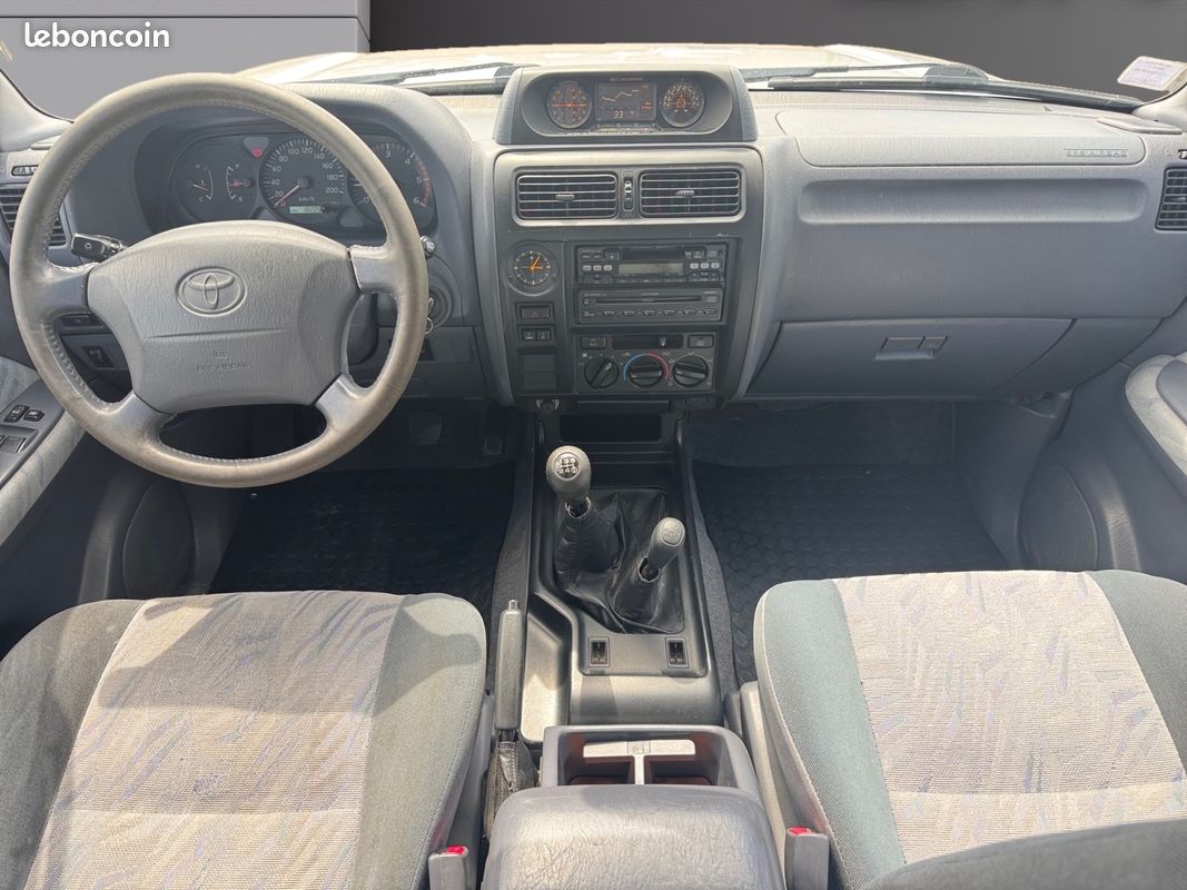 TOYOTA LAND CRUISER SERIE 90 3.0 TD 4D KDJ90 VX Deuxième mains Garantie (image 2)