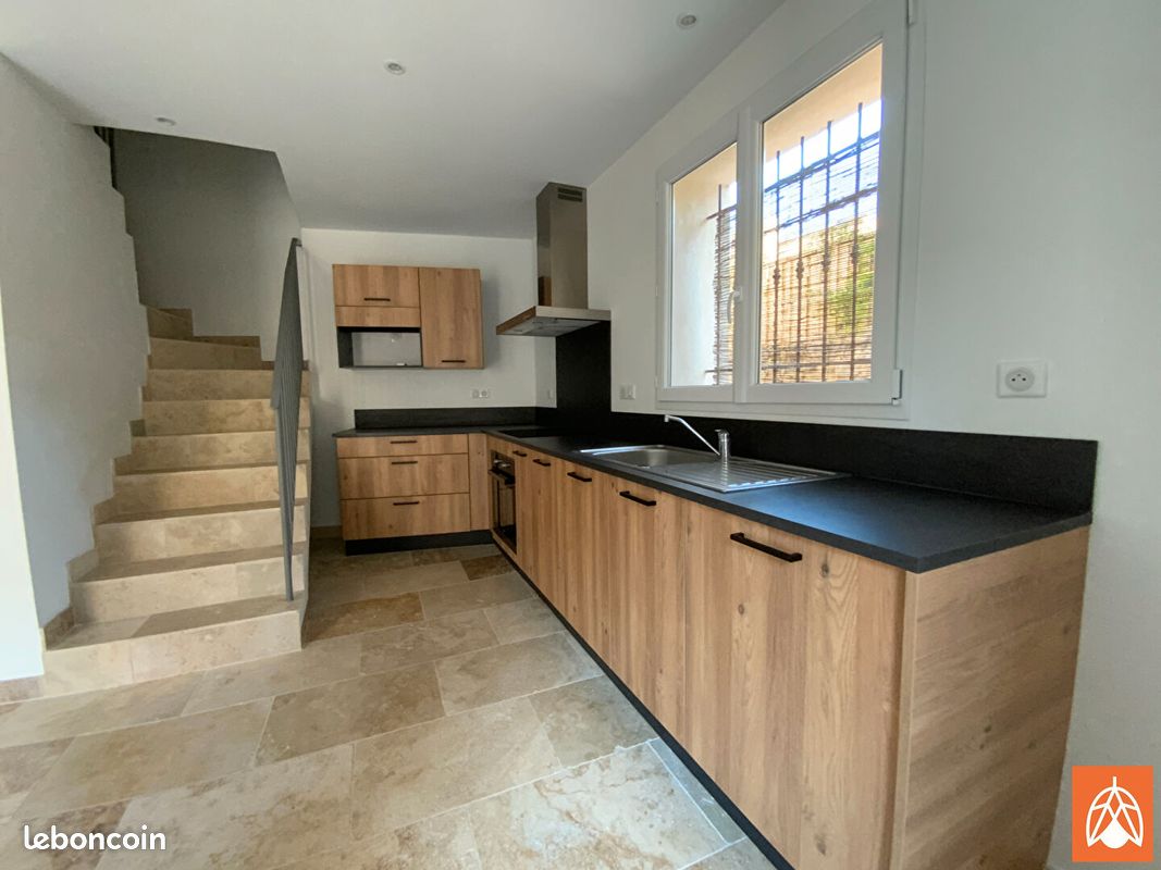 Appartement 3 pièces 60 m² · à Eyguières · 60 m² · 1 080 €