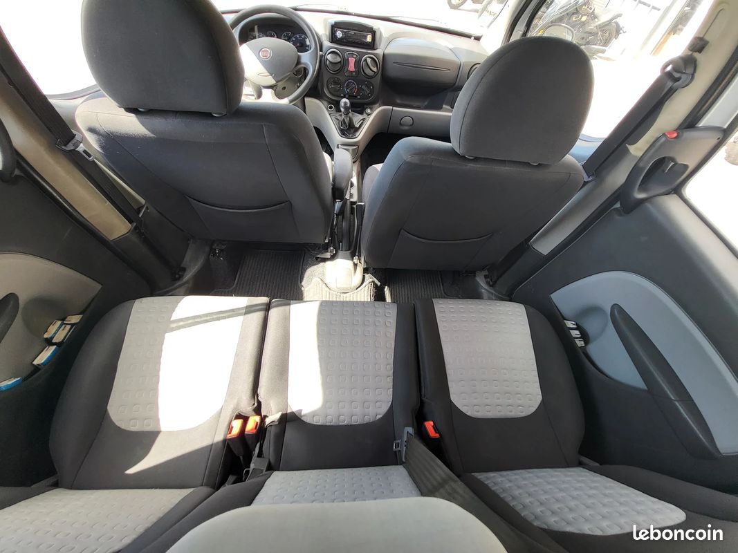 Fiat doblo family 1.9 mjt / 7 places / distri + embrayage + vidange + bougies + vanne egr neuve (image 16)