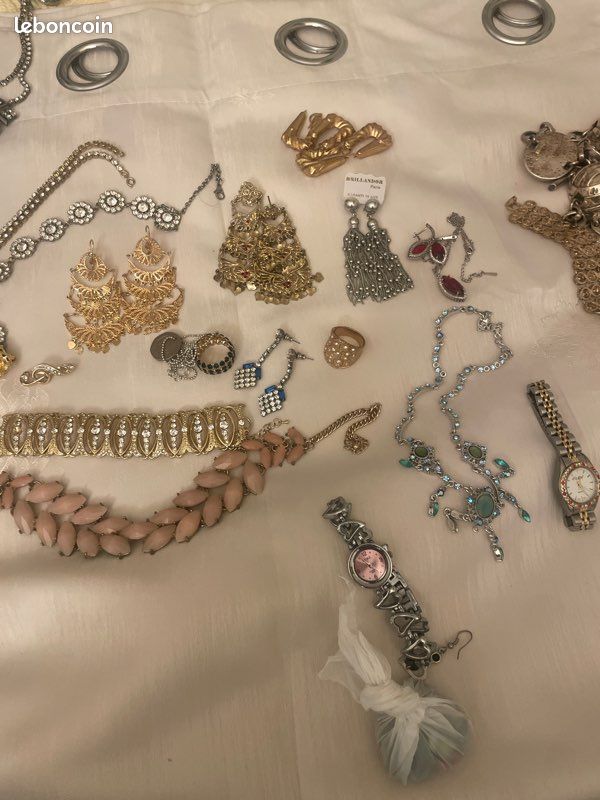 Bijoux fantaisie, faites un screen et on vous fait un petit prix