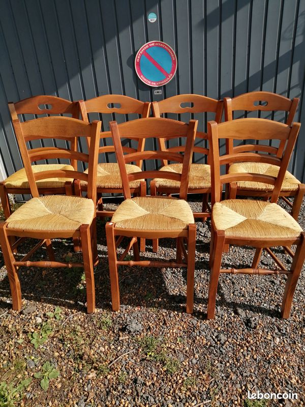 Vend lot de 7 chaises en bois (paillé) (image 3)