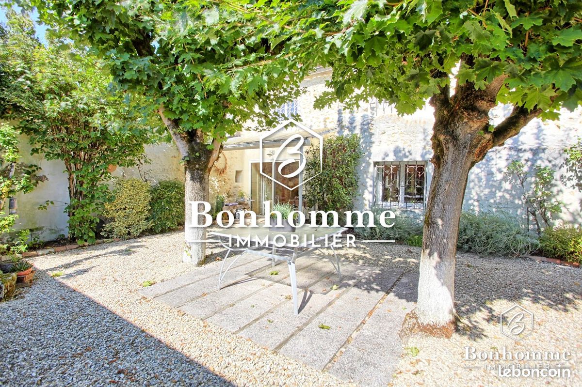 Maison 7 pièces 166 m² · à Saint-Selve · 166 m² · 450 000 €