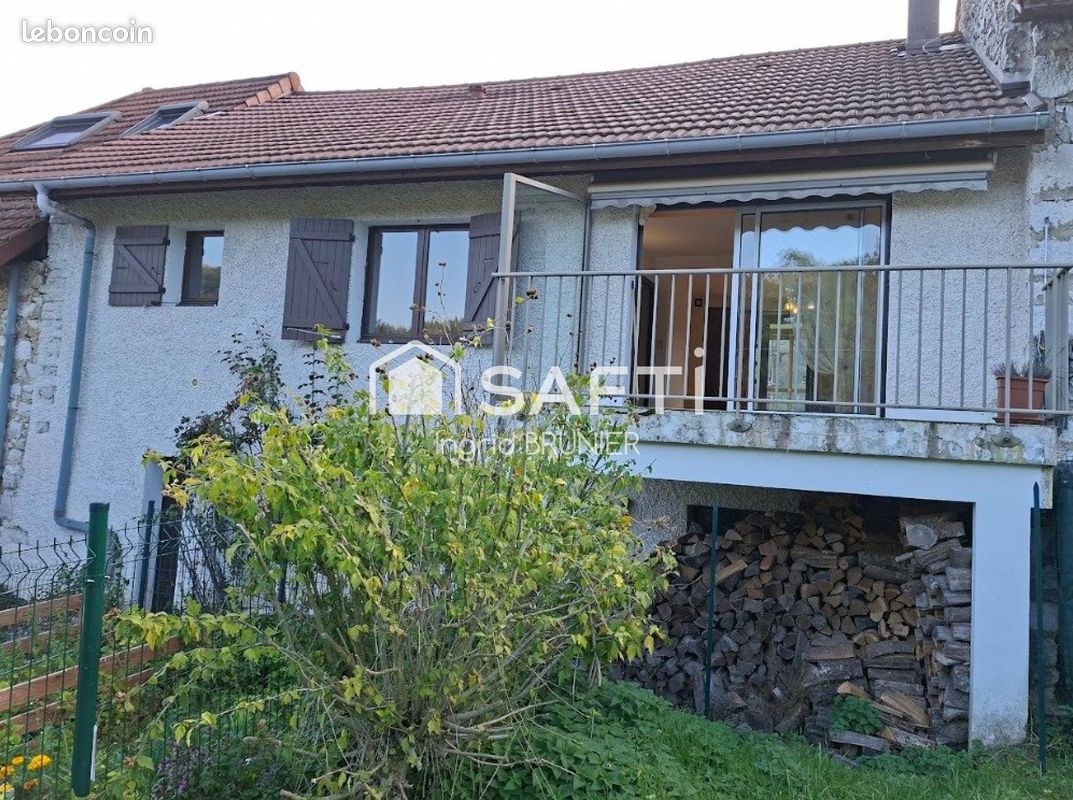 Maison 3 pièces 70 m² · à Saint-Pierre-de-Curtille · 70 m² · 199 000 €