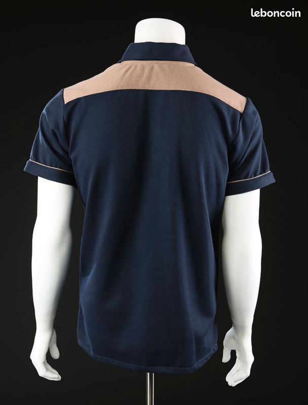 Propstore - Narcos / Polo original de la série avec COA (image 3)