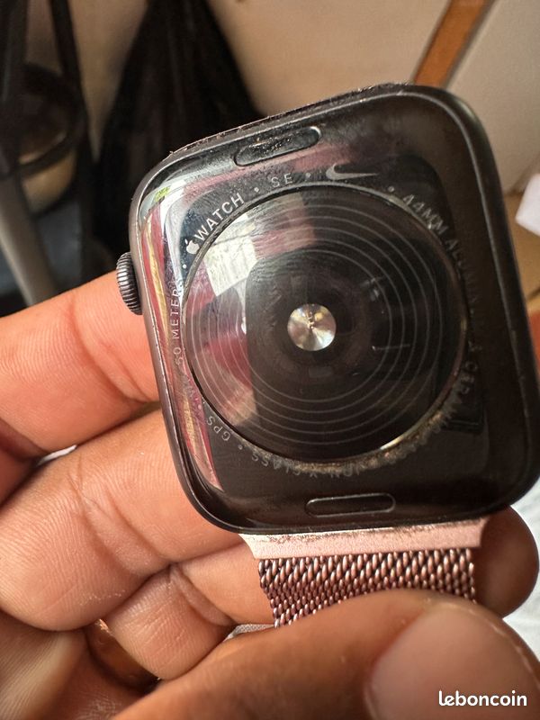 Apple Watch se (image 1)