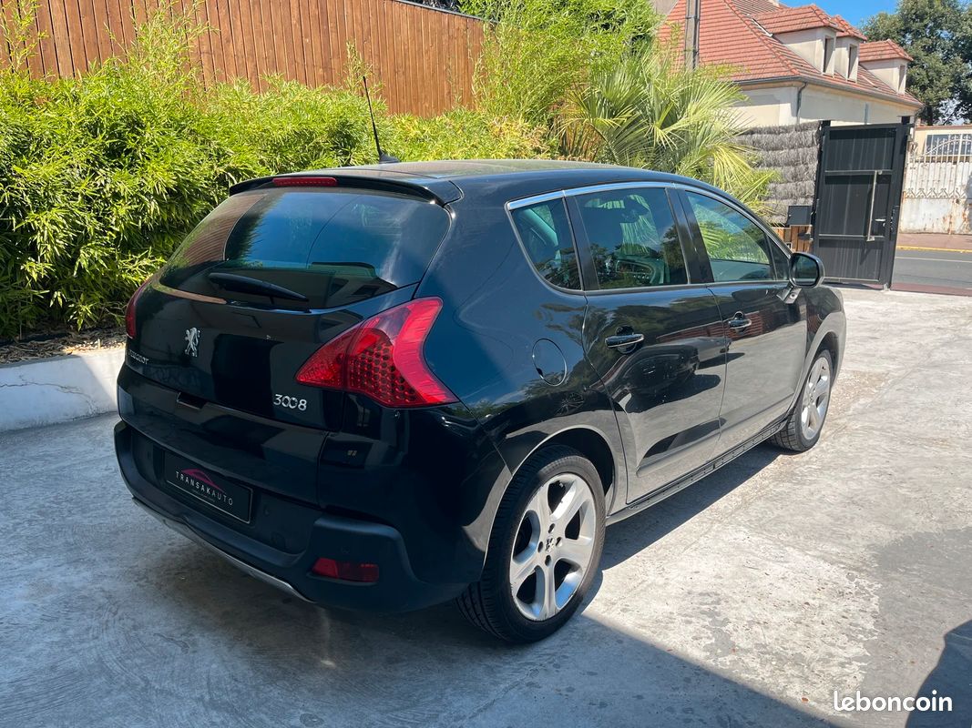 Peugeot 3008 2.0 HDI 150CH Féline / 1ERE MAIN / ENTRETIEN COMPLET / FULL OPTIONS / TOIT PANORAMIQUE (image 5)