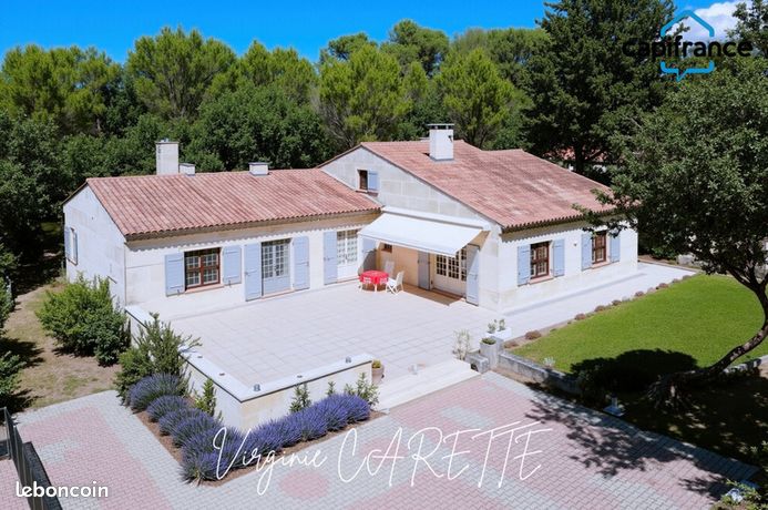 Maison 9 pièces 317 m²