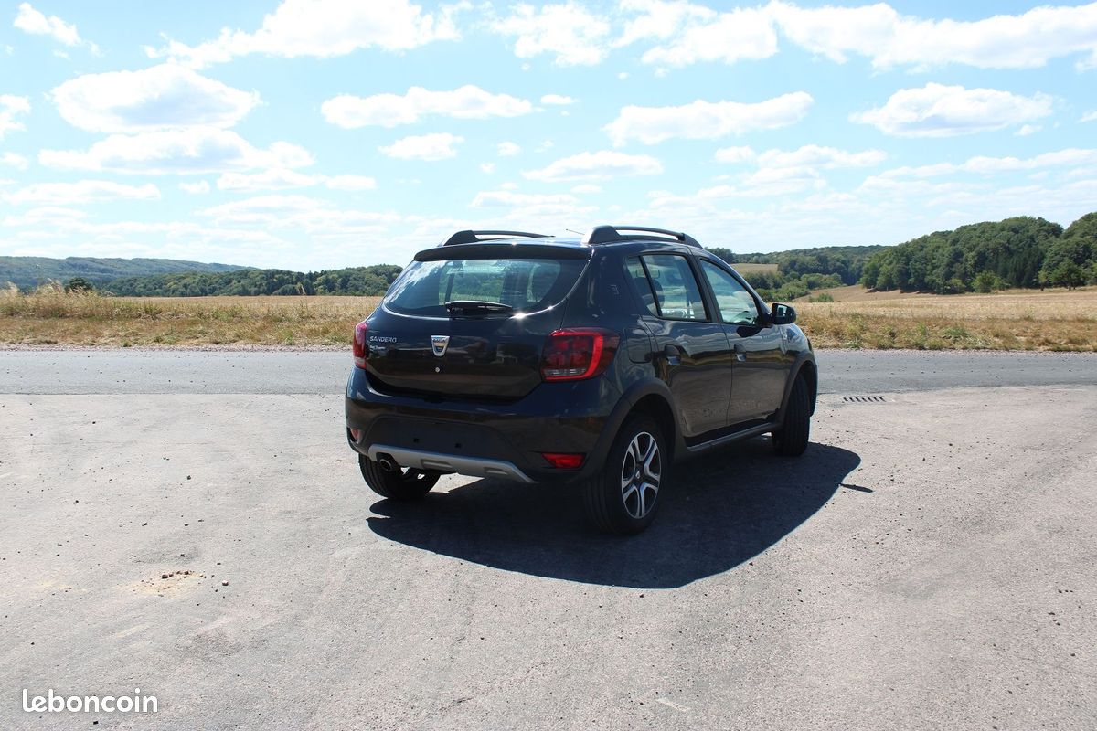 Dacia SANDERO III STEPWAY 95 CV DIESEL 15 ANNIVERSAIRE GPS CAMÉRA CLIM AUTO RÉGULATEUR BLUETOOTH (image 2)
