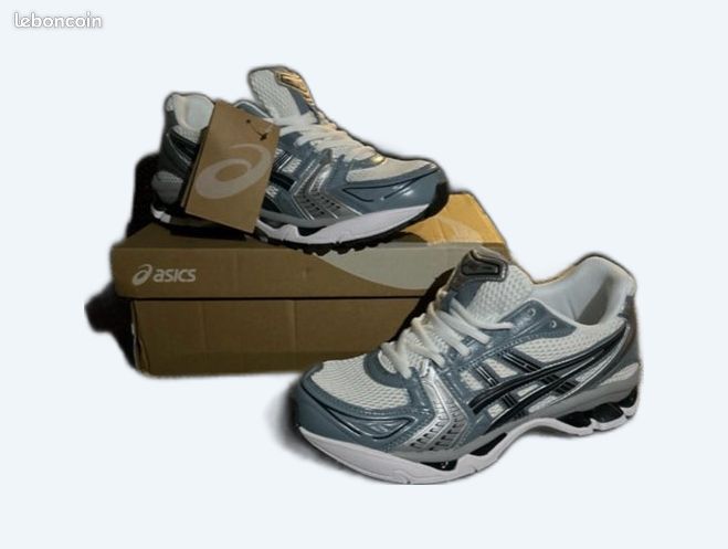 ✨ ASICS Gel-Kayano 14 – Bleu & Blanc – Taille 42 – Neuf ✨ (image 1)