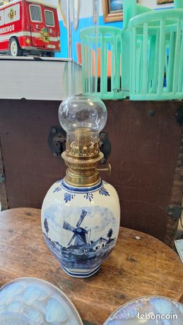 Lampe à pétrole DELFT polychrome (Gebraucht) in Cossonay-ville für CHF