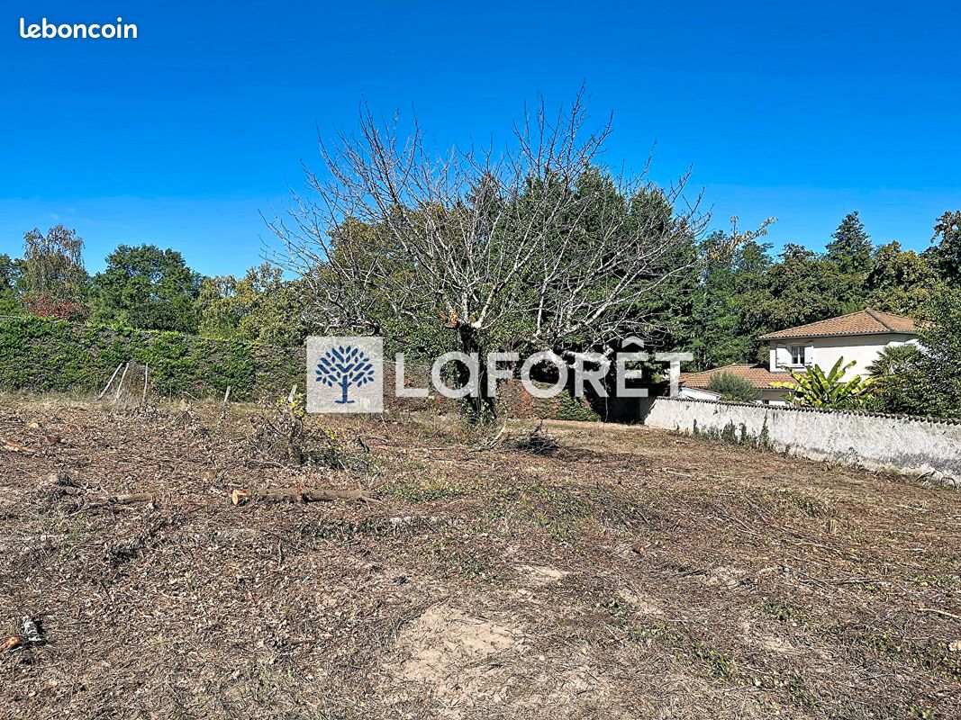 Terrain 672 m² · à Montluel · 672 m² · 179 000 €