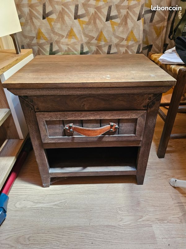 Meuble bois et chiffons (image 1)