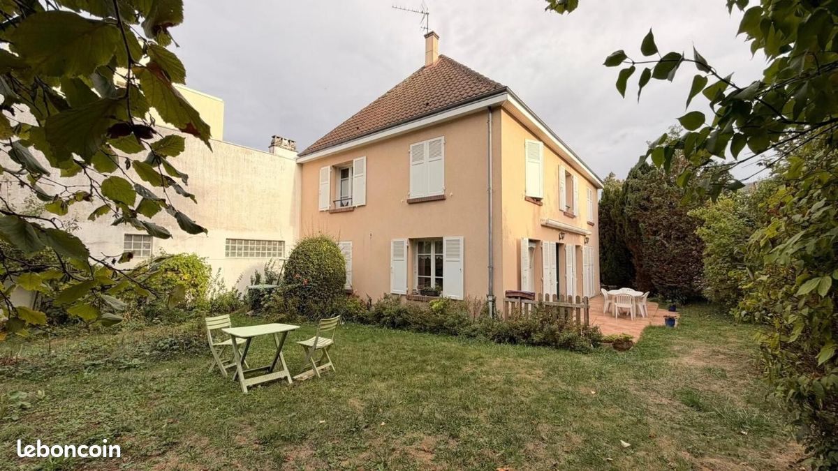 Maison 7 pièces 148 m² · à Chartres · 148 m² · 549 900 €