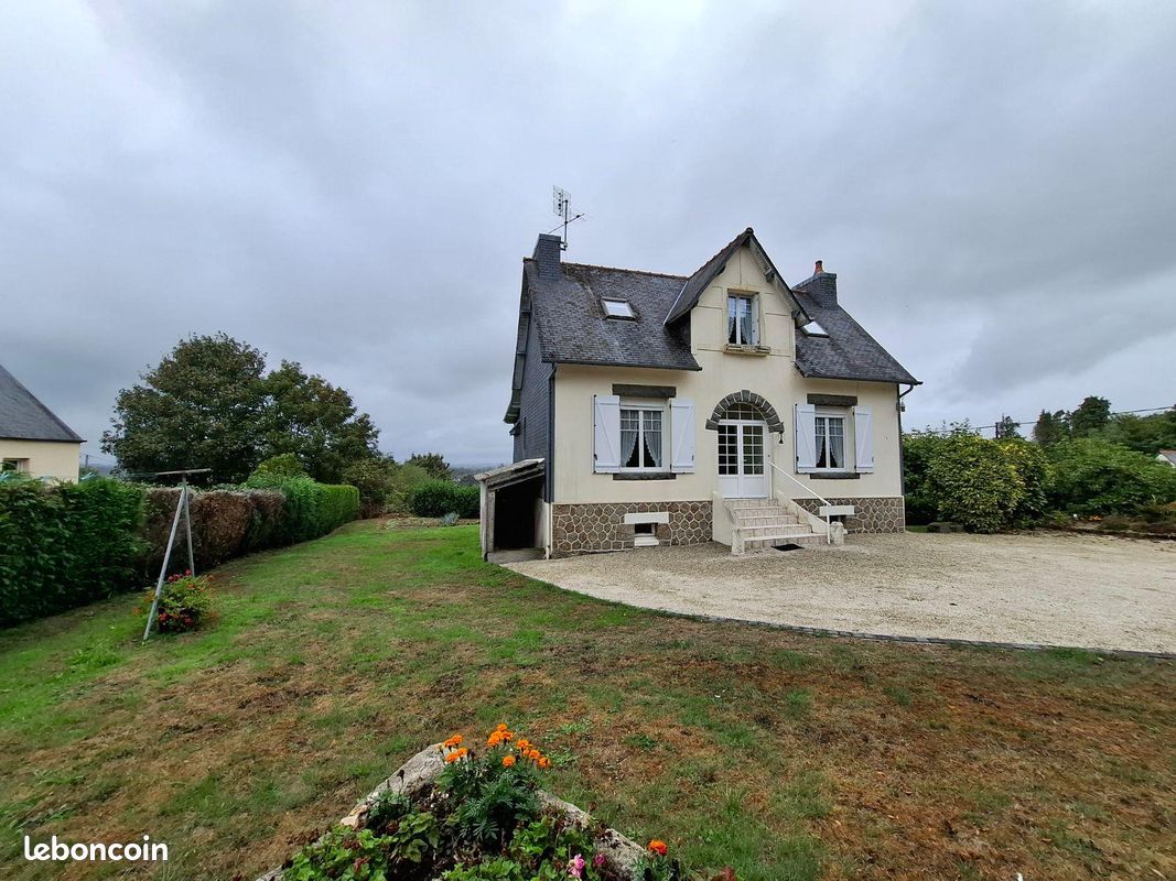 Maison 4 pièces 113 m² · à Rostrenen · 113 m² · 106 000 €