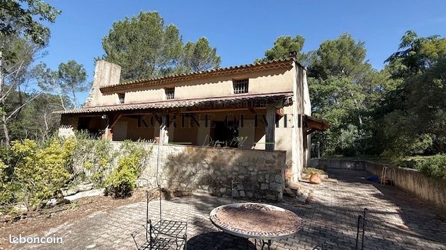 Maison 6 pièces 145 m² · à Aix-en-Provence · 145 m² · 675 000 €