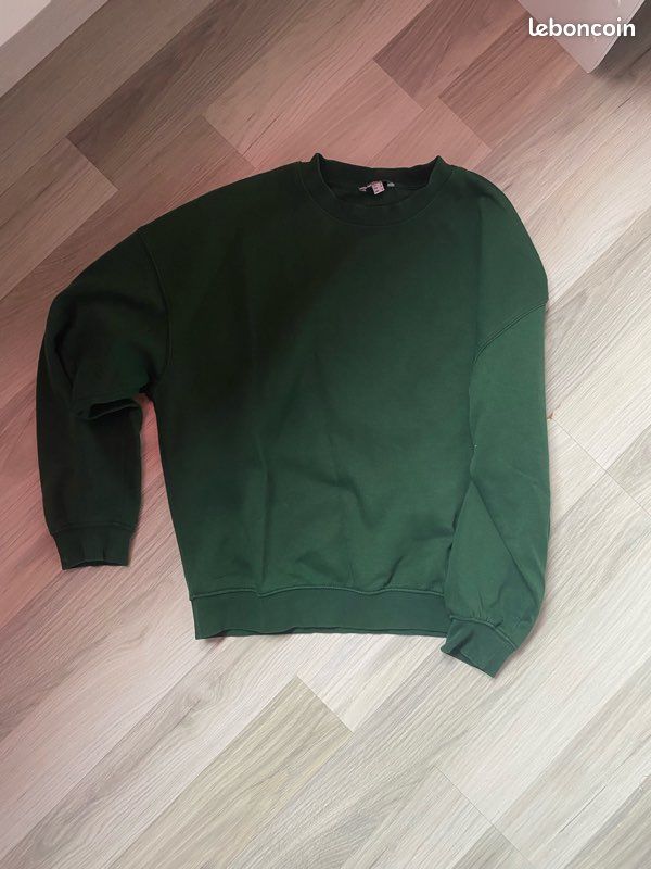 Pull vert taille S (image 1)