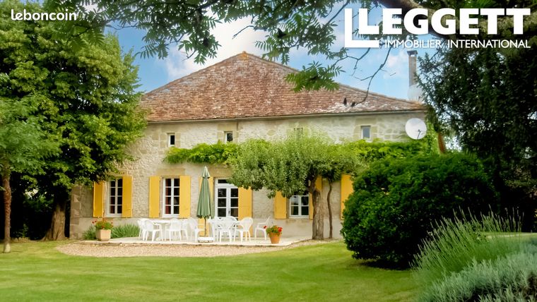 Maison 8 pièces 450 m²