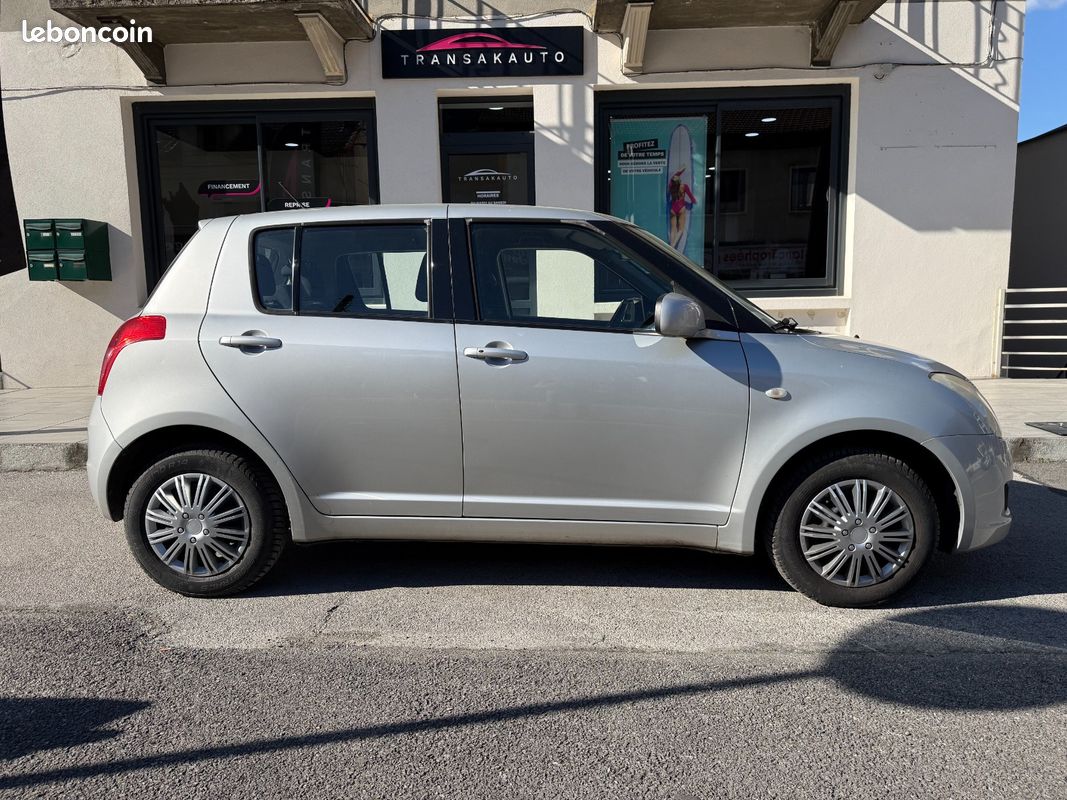 SUZUKI SWIFT 1.3 GLX 4x4 (image 6)