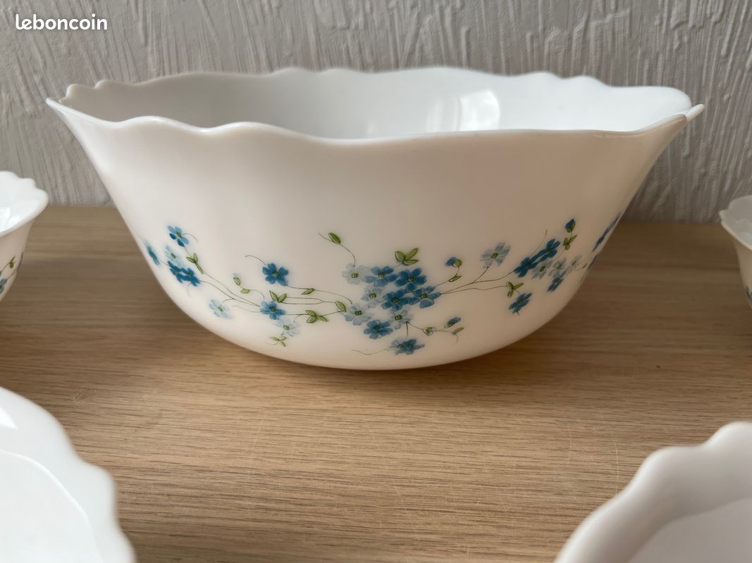 LOT Vintage Arcopal Véronica Myosotis : 2 Plats Ronds Et 2 Saladiers - Porcelaine